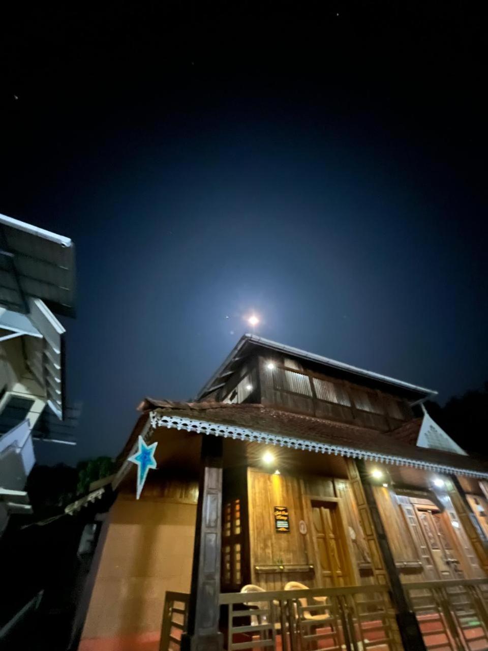 Ferienwohnung Jackroot Heritage Athirappilly Kallana Exterior foto